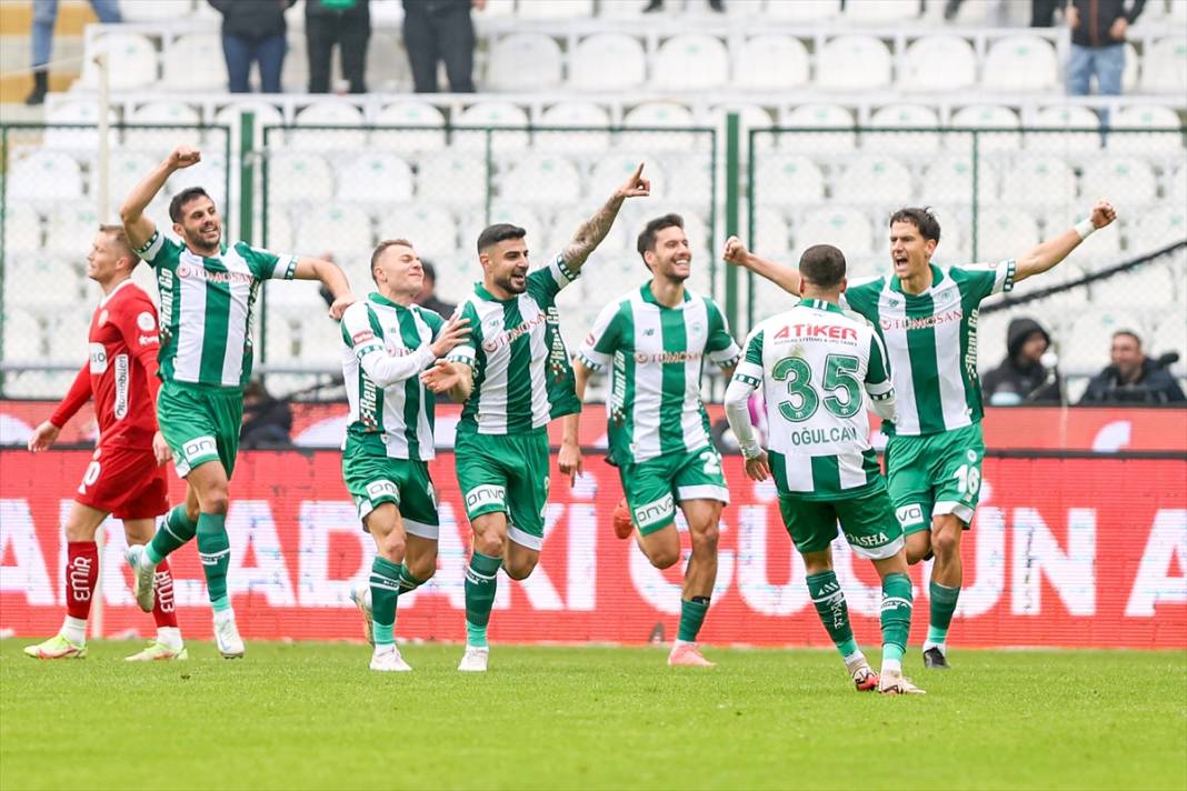 Olaylı biten Konyaspor – Antalyaspor maçından kareler 8